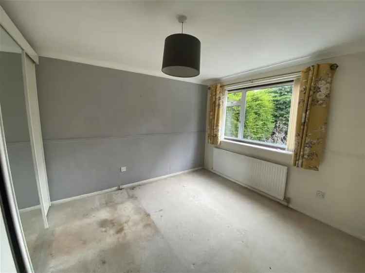 3 Bedroom Detached Bungalow with Garage and Garden