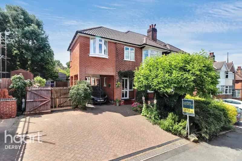 4 Bedroom Semi Detached House For Sale