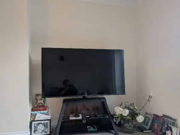 Semi Detached House 3 Beds New Kitchen Huge Garden Private Drive