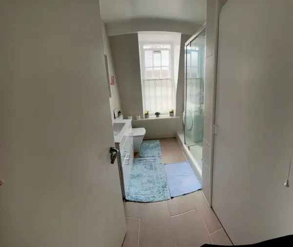 Flat For Rent in Lancaster, England