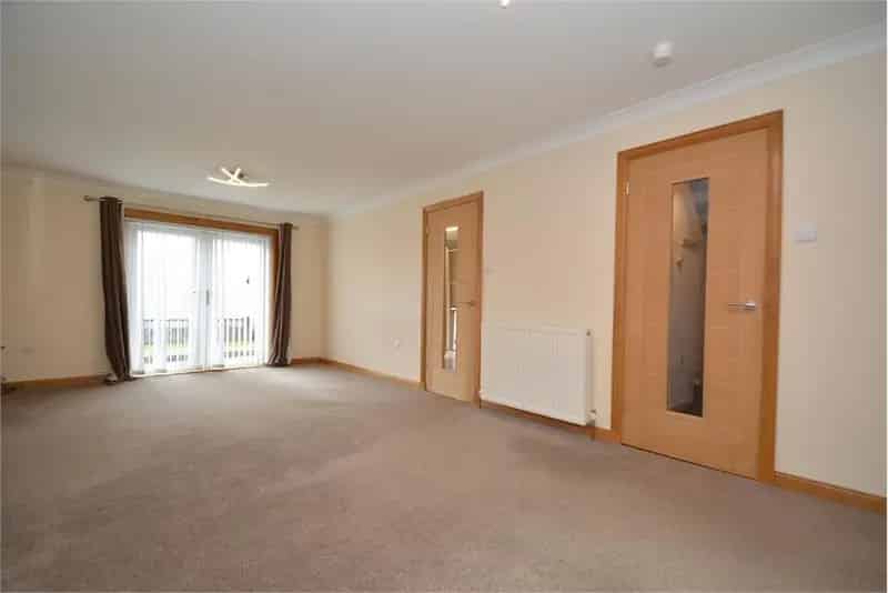 3 Bed Mid Terrace Villa Family Home