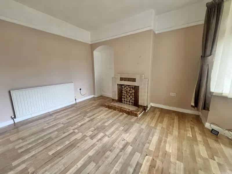3 Bedroom End Terrace House For Sale