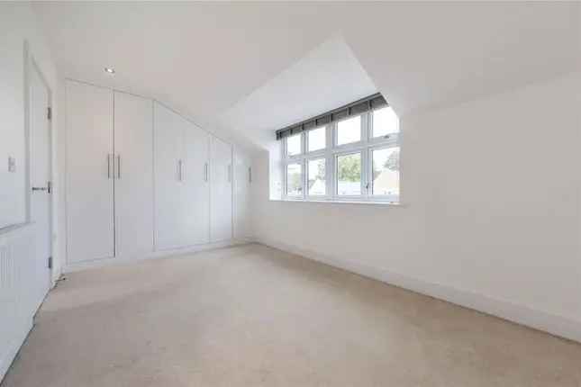 Terraced House to Rent Emerald Square Roehampton SW15