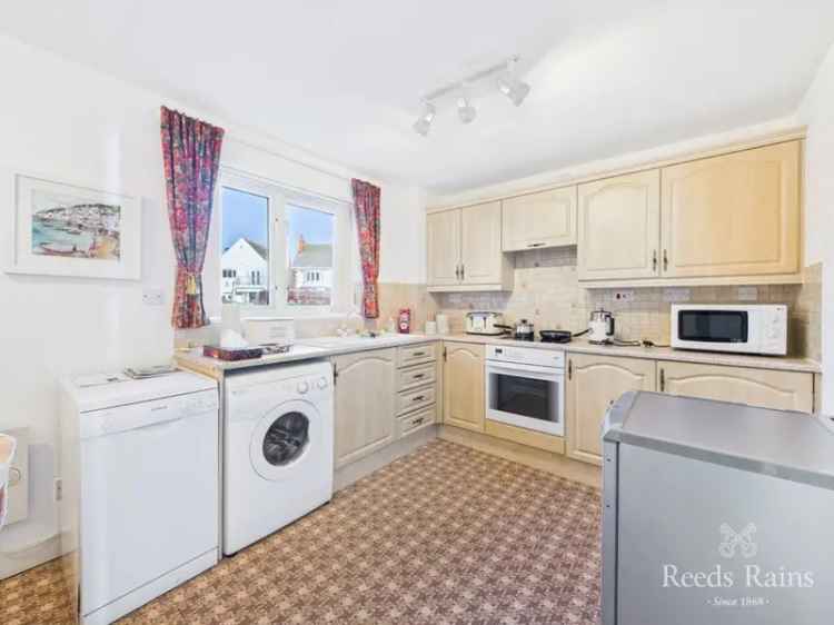 1 Bedroom Flat for Sale Bridlington Sea Views Parking