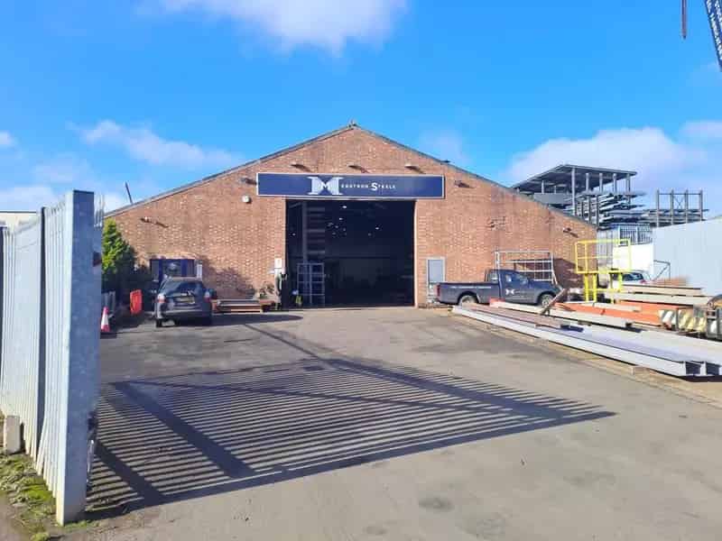 Detached Workshop Warehouse with Large Gated Yard