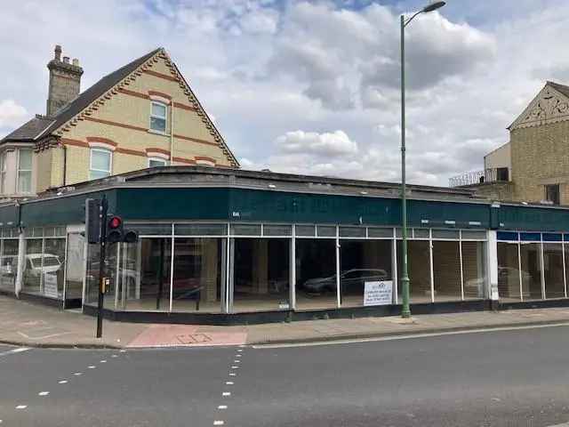 Retail Shop - Chesterton Road & Victoria Avenue