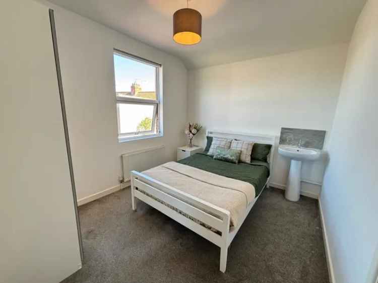 1 Bedroom Flat To Rent