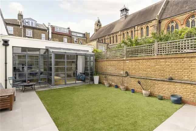 Stylish 4 5 Bedroom Home in Bellevue Village Wandsworth Common