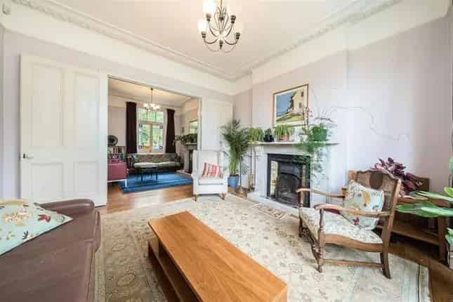 4 Bedroom Victorian Semi-Detached House New Cross SE14