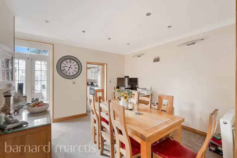 Character Home in Charlwood Near Gatwick