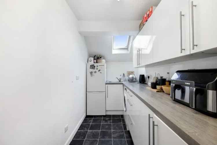 Top Floor Flat for Sale - Share of Freehold - First Time Buyers & Investors