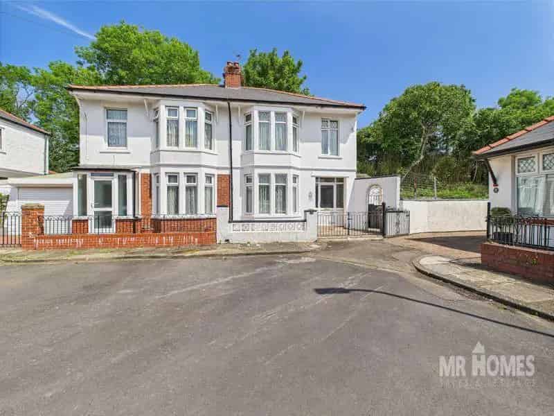 3 Bedroom Semi Detached House For Sale