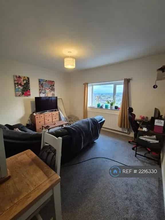 1 Bed Flat Stunning Views Great Location Totterdown