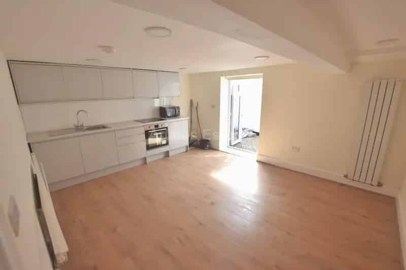 1 Bedroom Flat House to Rent Near Reading Station