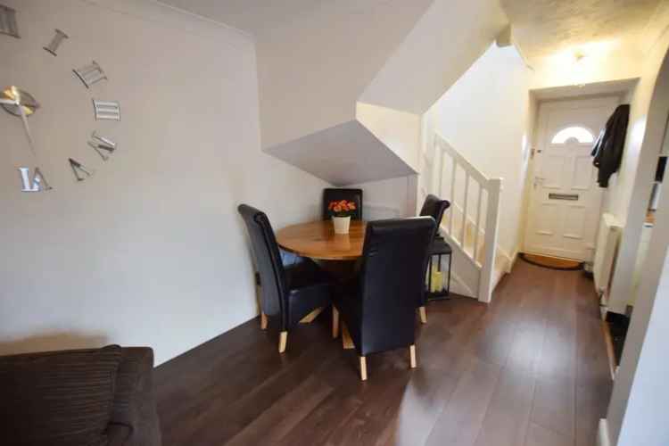 One Bedroom House with Private Garden and Driveway Church Langley
