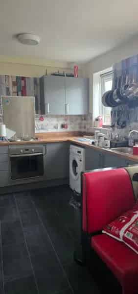 2 Bed Semi-Detached House Near Beach