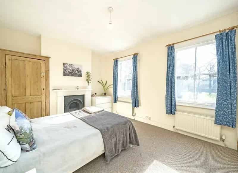 Two Double Bedroom Period Home Near Brentford High Street