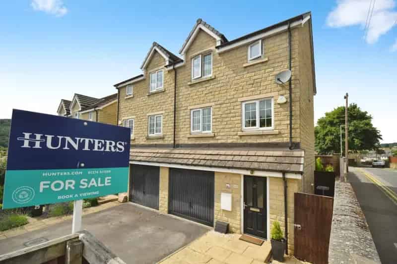 4 Bedroom House For Sale Near Bingley Train Station