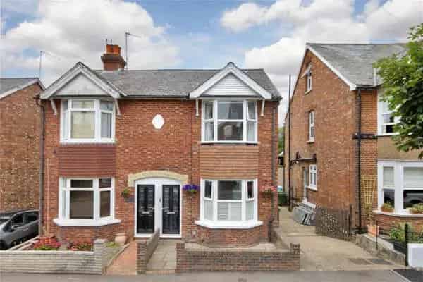 Family Home 3 Double Bedrooms Open Plan Kitchen Modern Updated