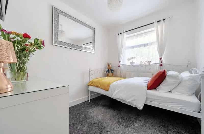 5 Bed House for Sale Detached Chalet Bungalow Modernized Throughout