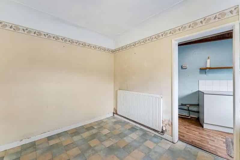2 bed house for sale