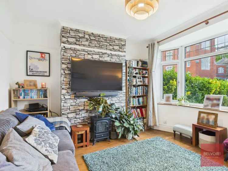 Three Bedroom Semi-Detached House Near City Centre