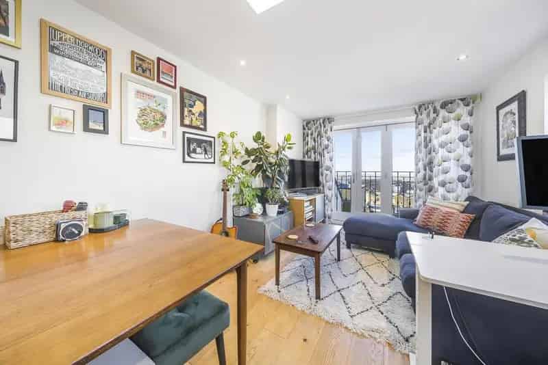 Flat For Sale , Church Road, London, England