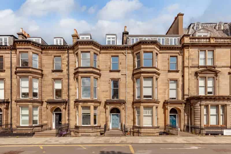 2 Bedroom Flat for Sale Edinburgh West End