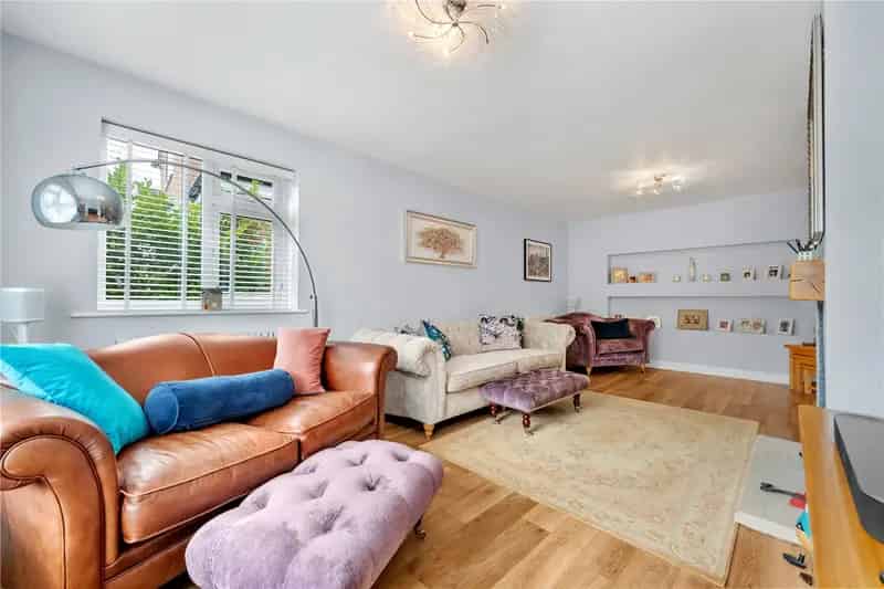 4 Bedroom Detached House For Sale Chain Free