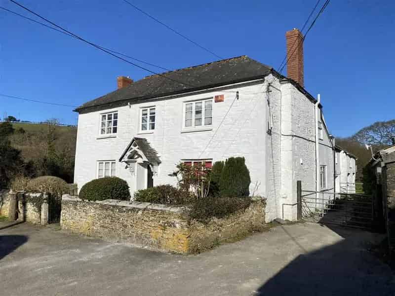 6 Bedroom Detached House To Rent