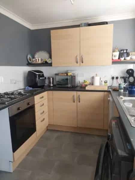 2 Bed End Terrace House Near School and Park