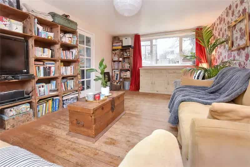 Spacious 3-Bed Semi-Detached Home in Headingley