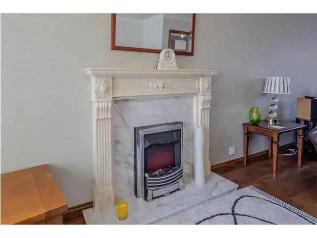 3 Bedroom Semi-Detached Villa for Sale in Stepps Glasgow