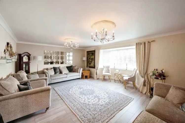 4 Bed Family Home with Open Plan Kitchen and Garage