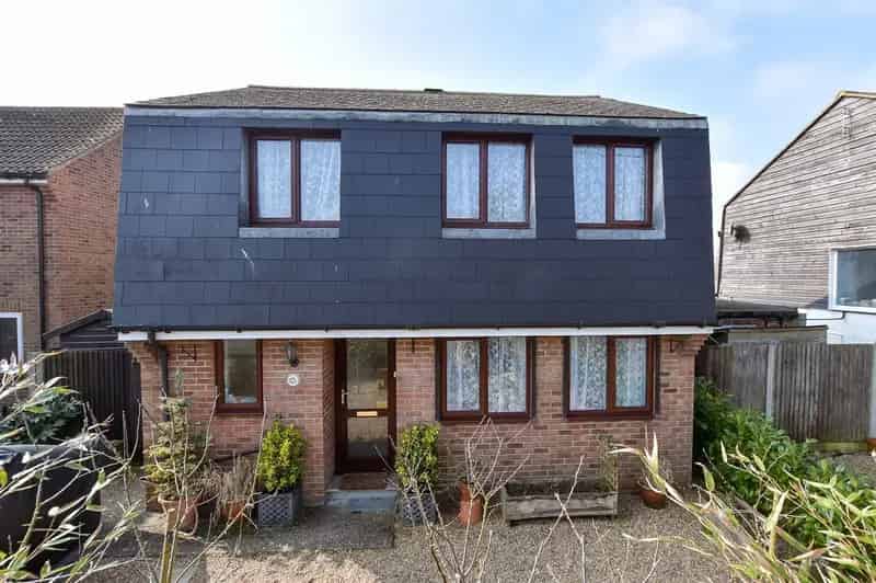 3 Bedroom Detached House For Sale Near Beach