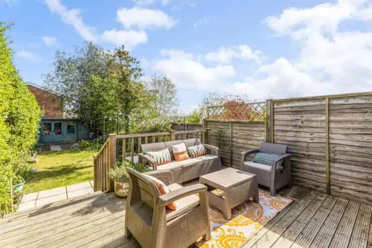 3 Bedroom Victorian House Near Mainline Station