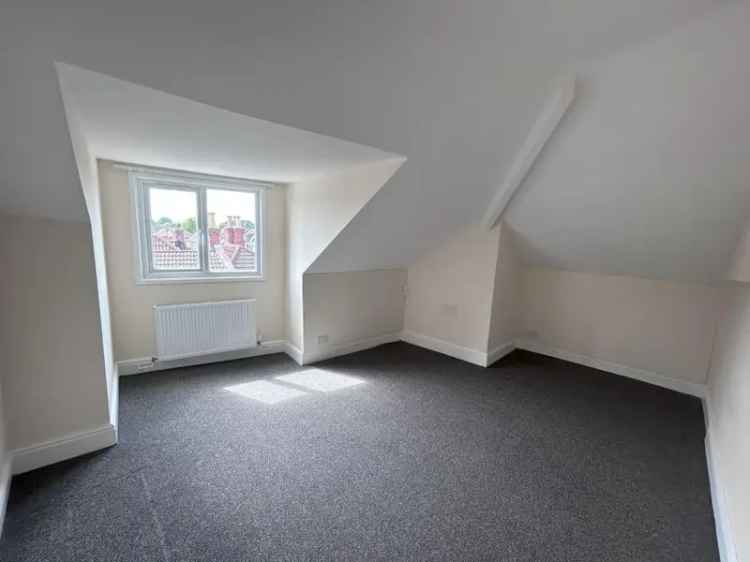 4 Bedroom Maisonette Near Fishponds High Street