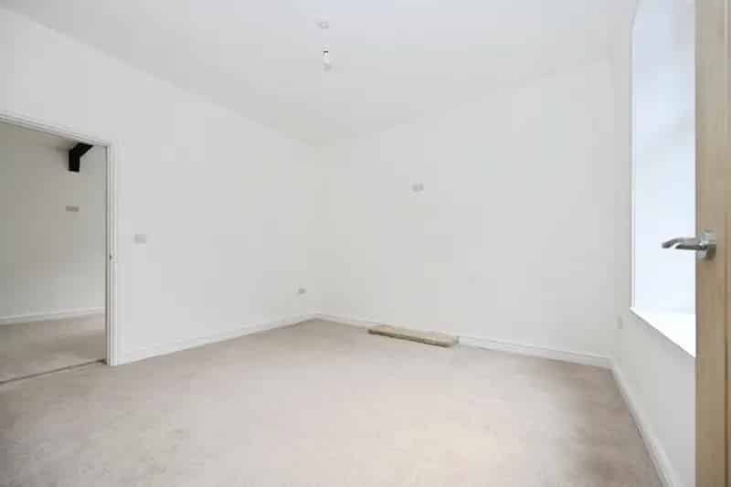 2 Bedroom House For Sale in Yeadon