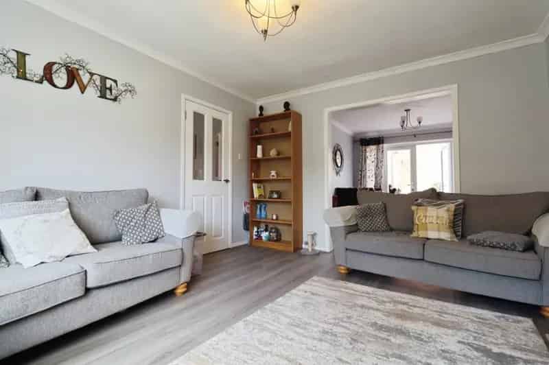 3 bedroom semi-detached house
