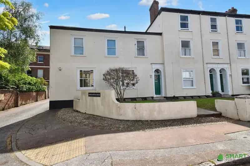 2 Bedroom Grade II Listed Apartment Exeter City Centre