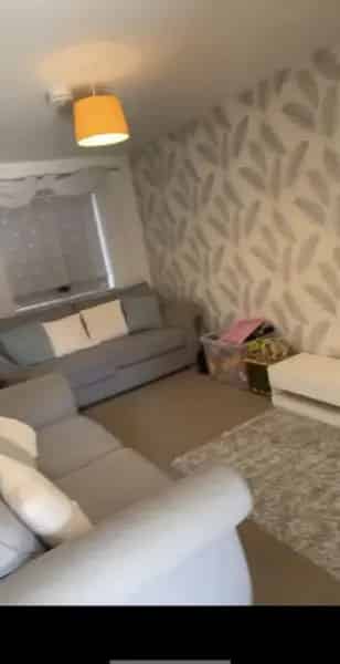 2 Bedroom House Large Garden Gated Parking Near Town Center