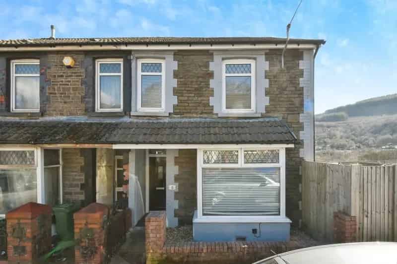3 Bedroom Townhouse For Sale