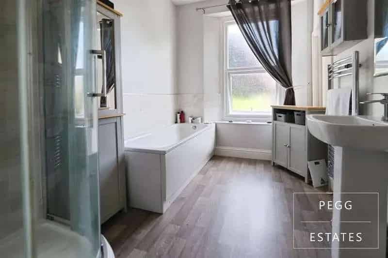 3 bed house for sale