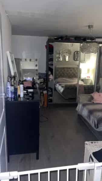 Modern One Bedroom Flat Near Amenities Two Parking Spaces