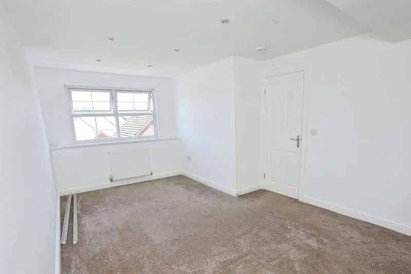 6 Bed Detached House for Sale
