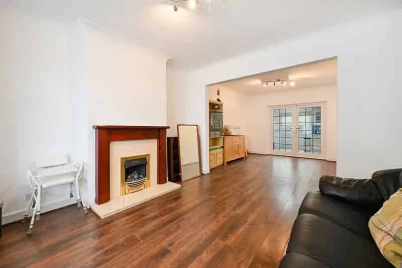 3 Bed Terraced House Tooting Broadway Tube