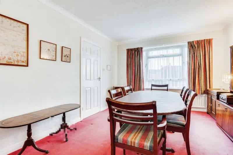 Spacious 4-Bedroom Detached Family Home Wakefield