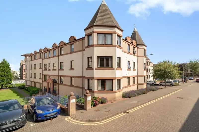 2 Bedroom Flat for Sale in Edinburgh