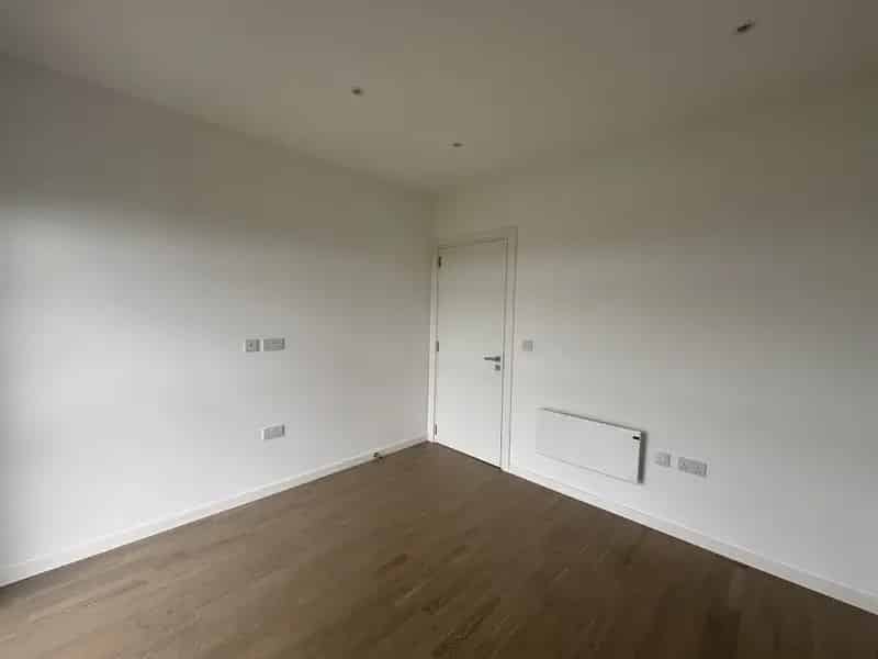 City Centre One Bedroom Apartment - Zero Deposit Option