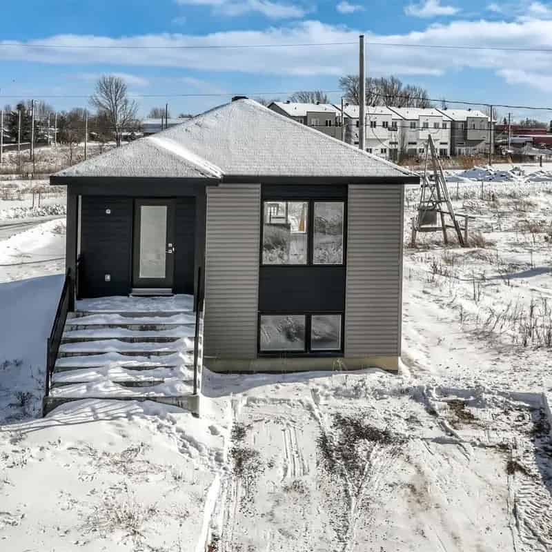 Spacious House For Sale Near US Border